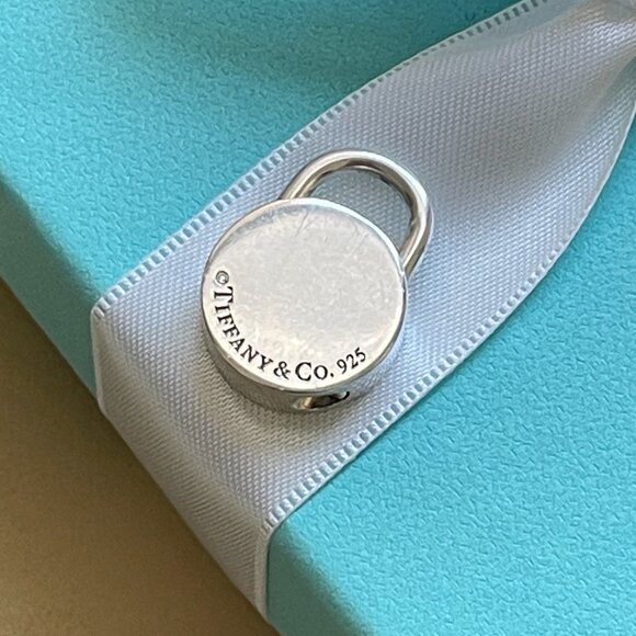 Tiffany & Co. Lock Charm Las Vegas Silver Round with Pouch and Box - Picture 11 of 11